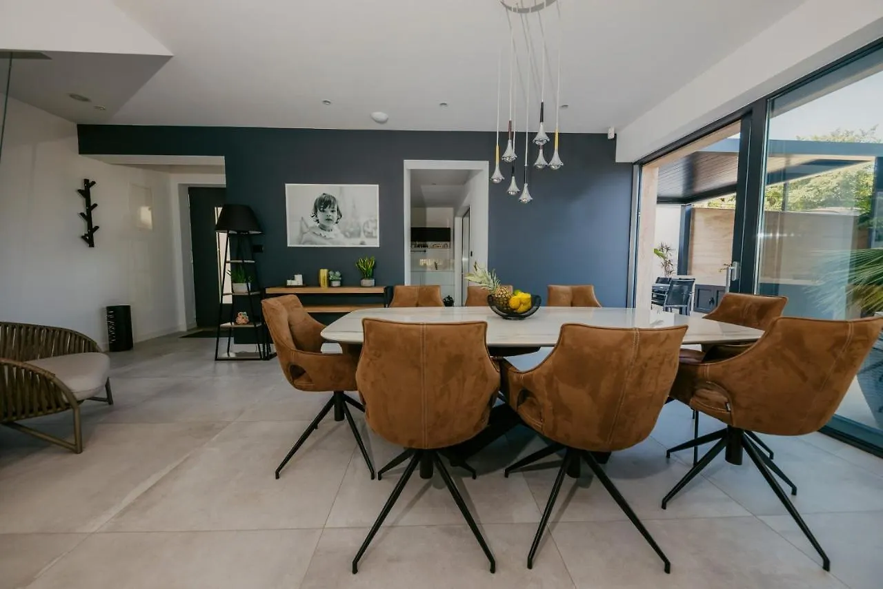 Villa Bloomhill Escape Trogir Kroatien